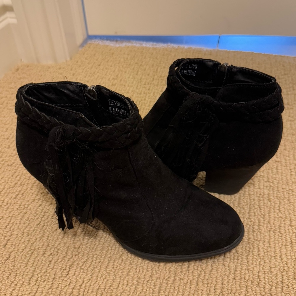 Fringe Ankle Bootz - Picture 3 of 8